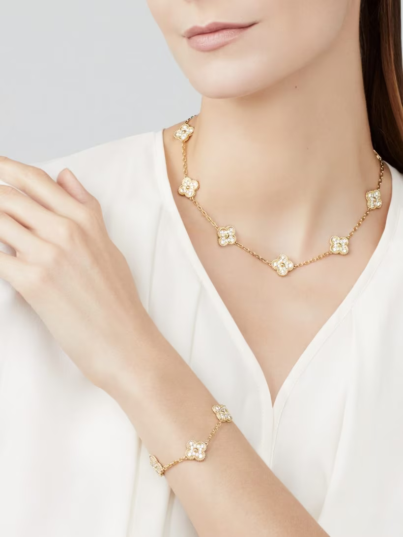 HALSKETTE KLEEBLATT 10 DESIGNS | GULD