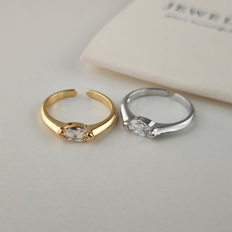 Aya Sterling Ring | Hvidguld