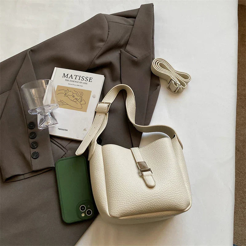 iris™ – moderne bucket taske i læderlook