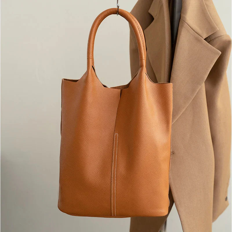 saga™ – lyseblå bucket taske i luksuslæderlook