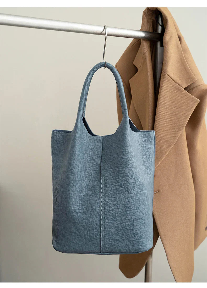 saga™ – lyseblå bucket taske i luksuslæderlook