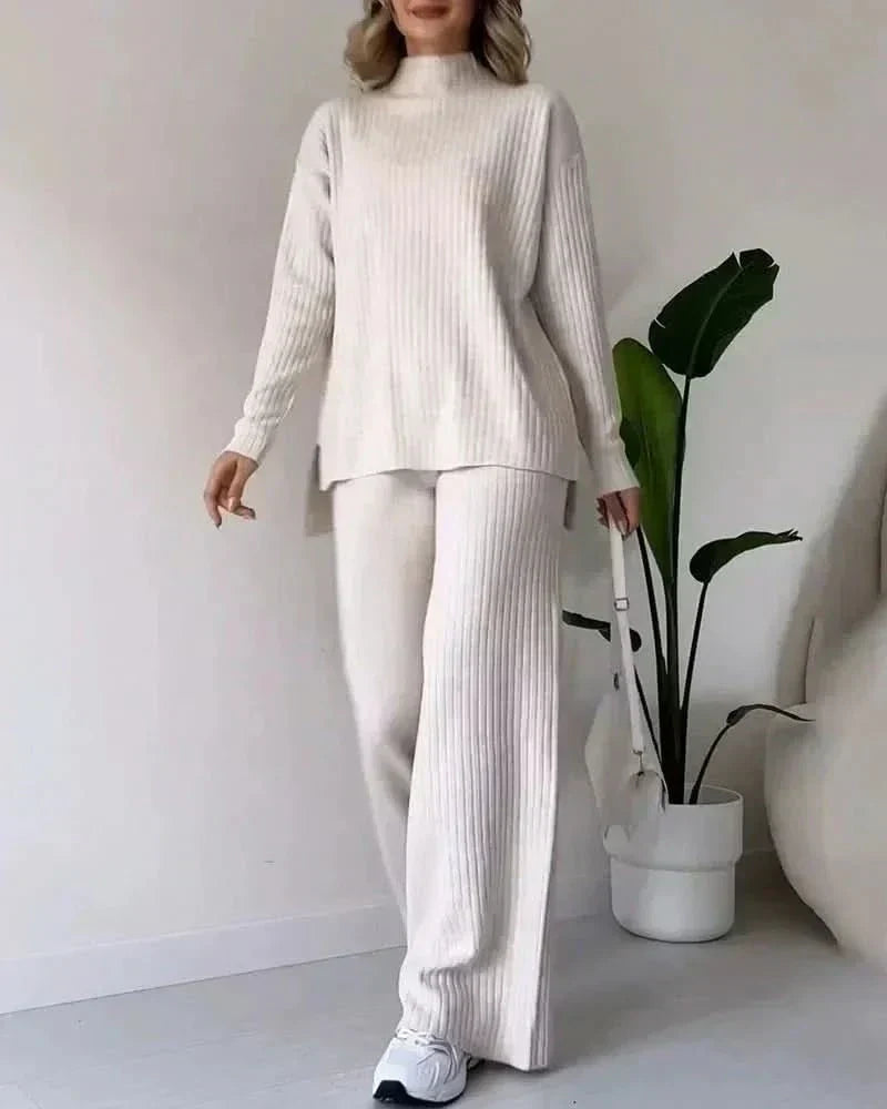 Daisy™ Sæt: Elegant Bluse og Bukser fra Olsen & Olsen™ - Olsen Official