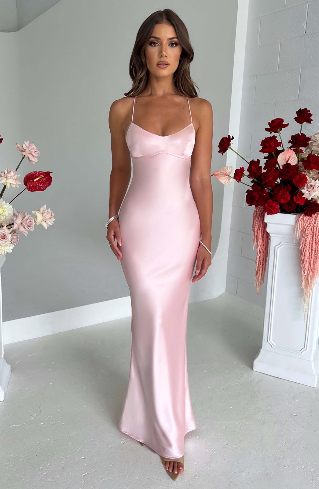 Rosea luksuriøs satin maxi kjole