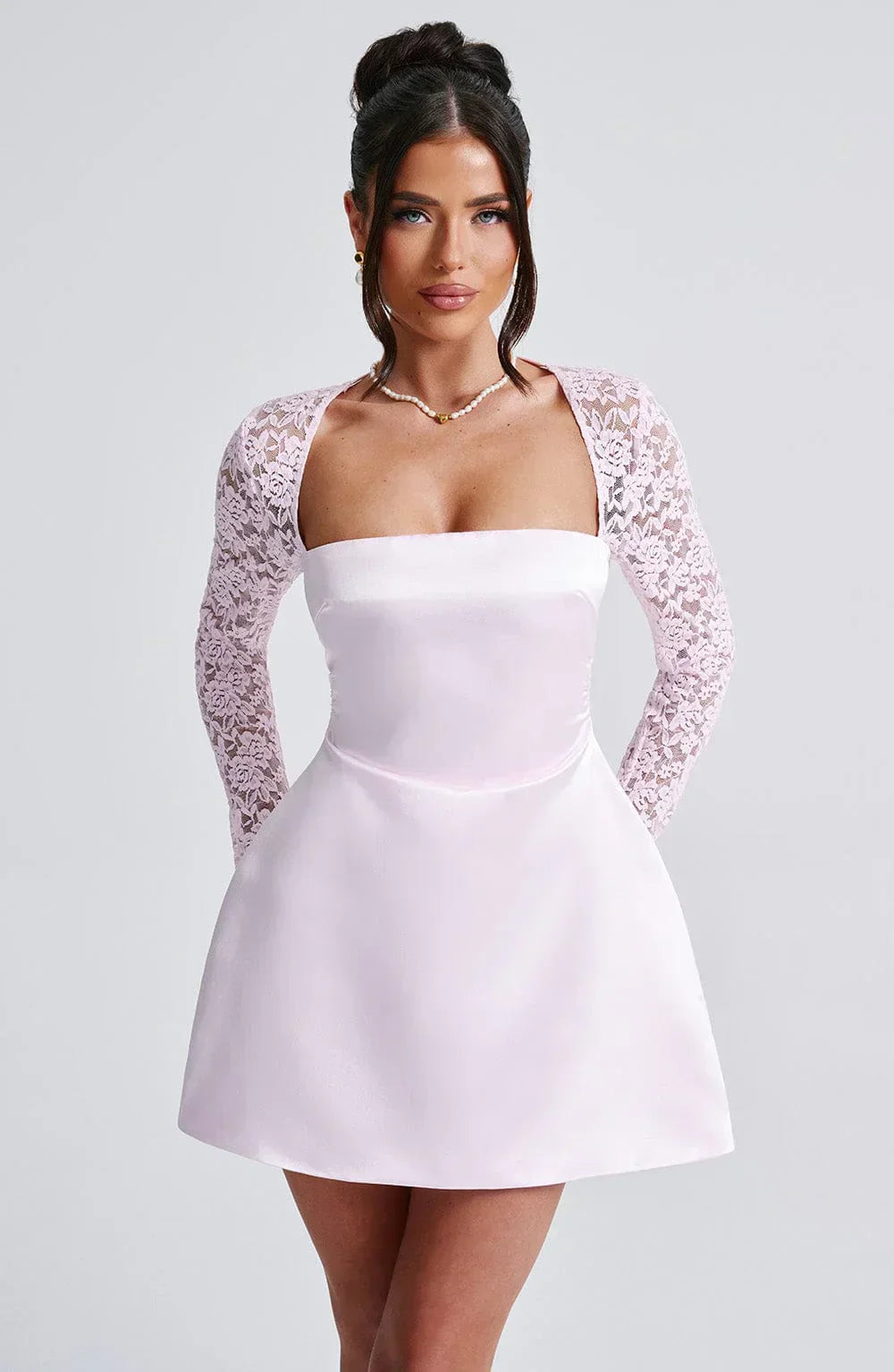 Rosa satin mini kjole