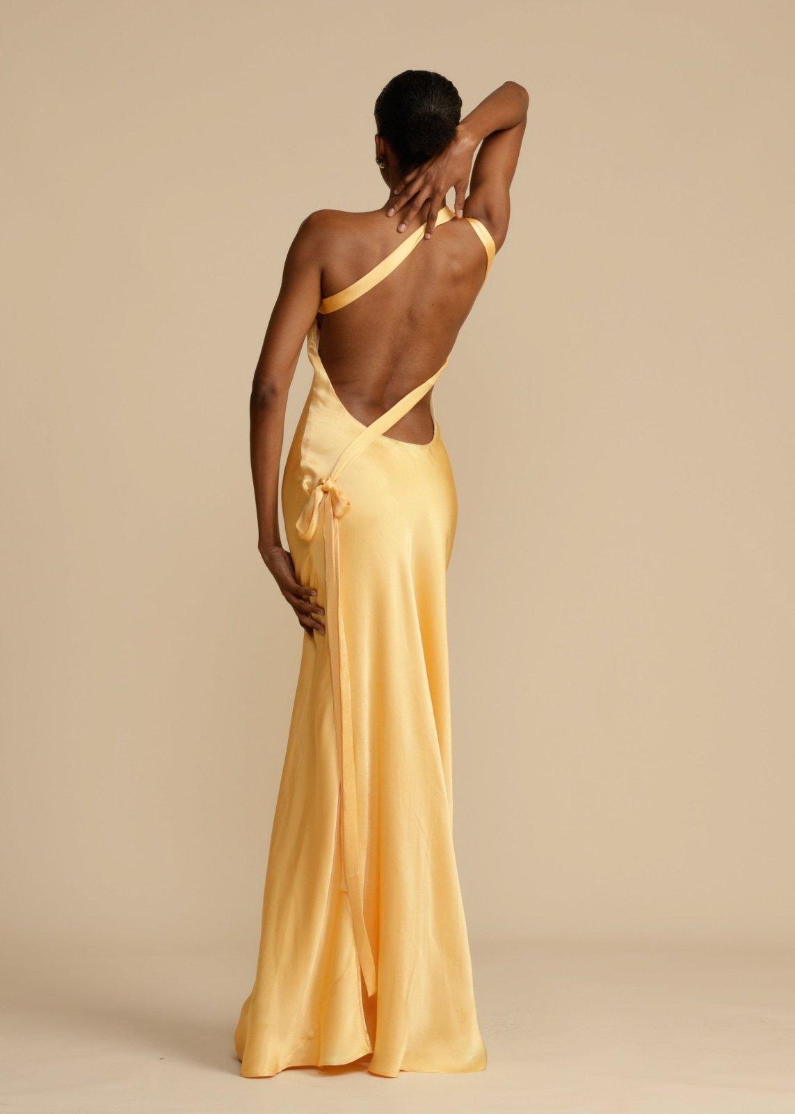 Maxi kjole Rosea Silk med elegante stropper